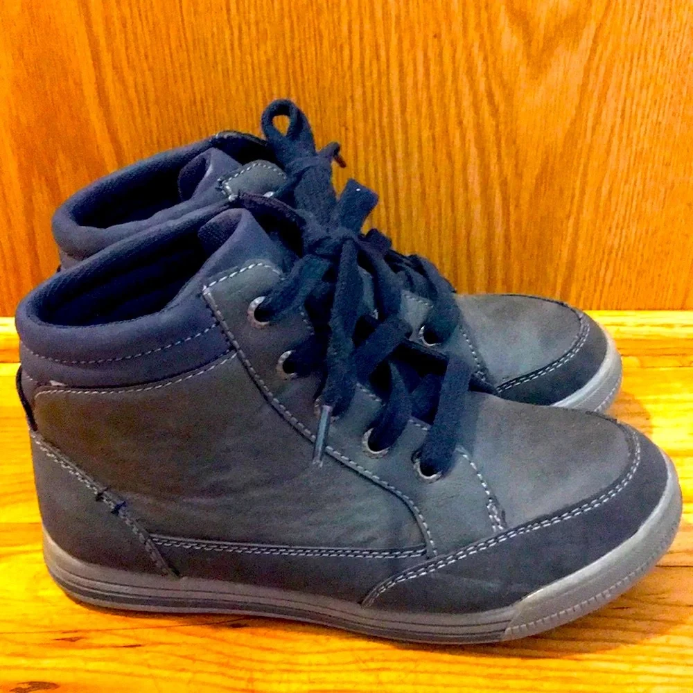 Sonoma LUKAH vegan gray size 2 lace up boy’s mid height ankle hiking boots VGUC